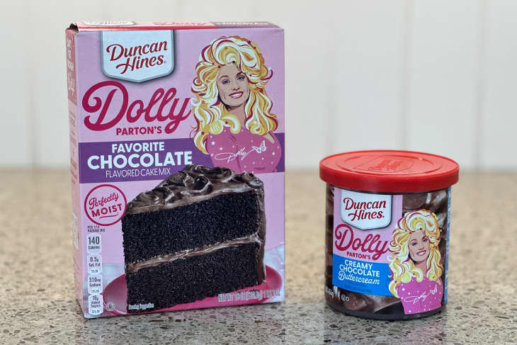 I Tried Dolly Partons Newest Favorite Chocolate Cake Mix From Duncan