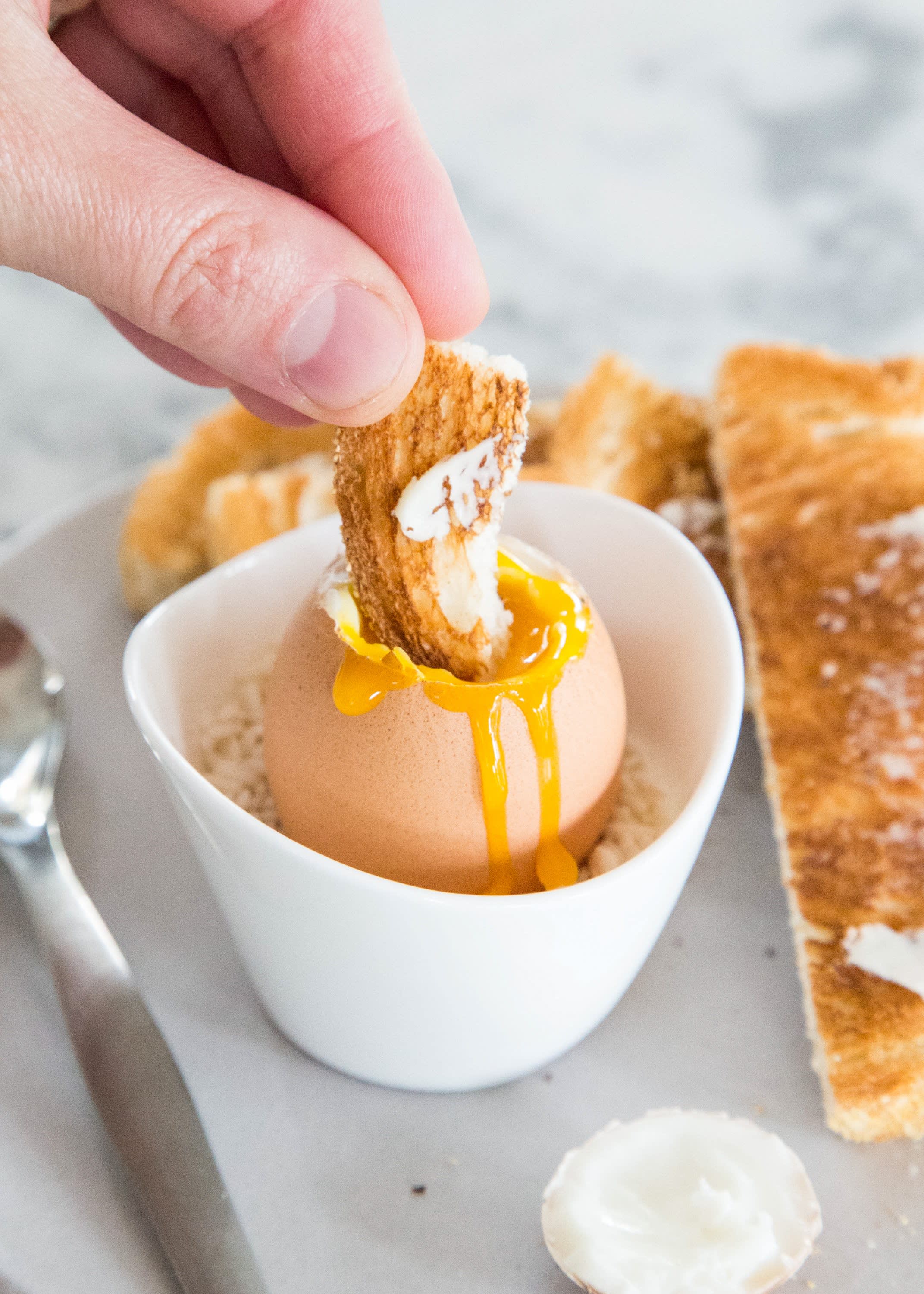 How to Make Soft Boiled Eggs (and Eat Them!)