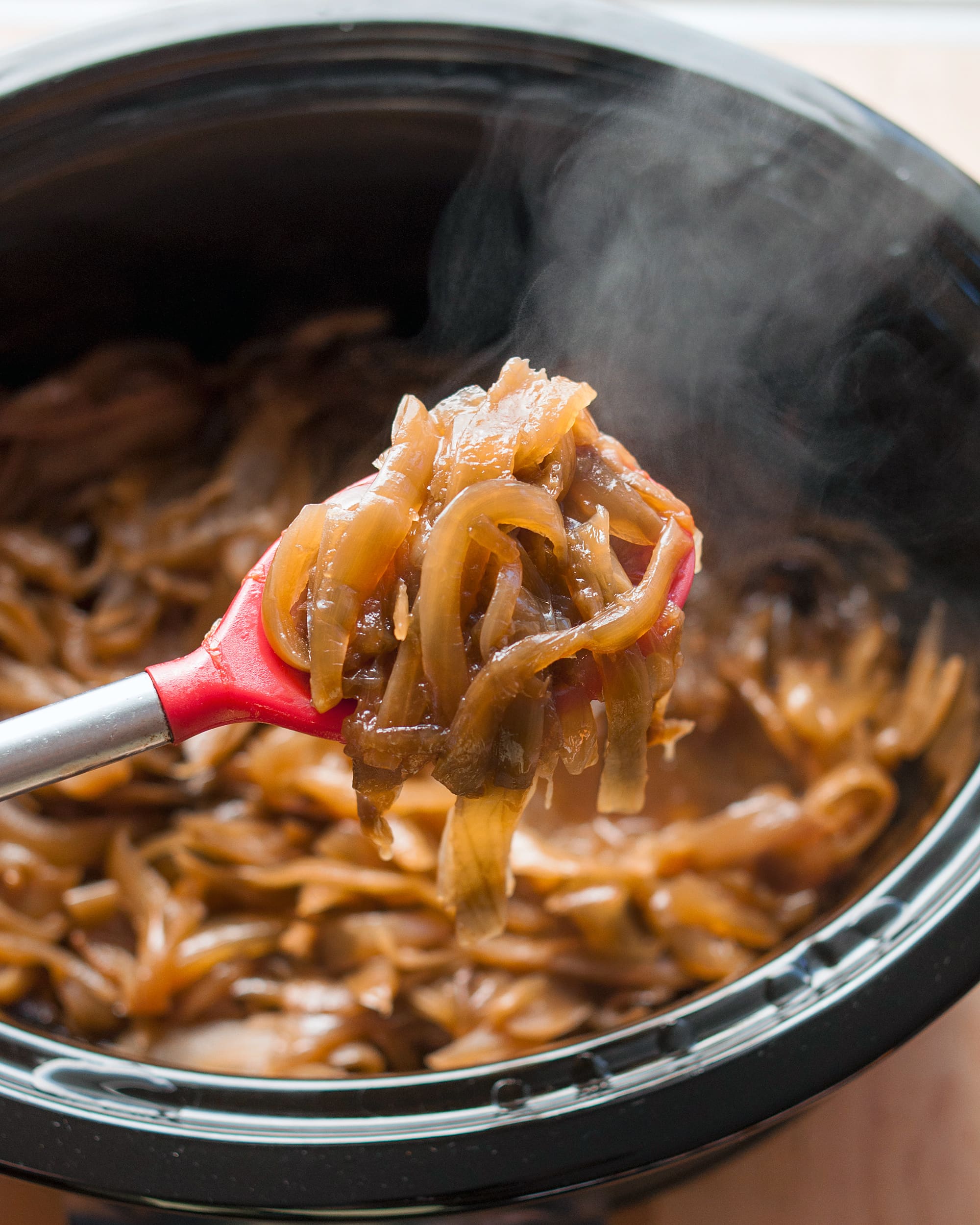 Slow Cooker Caramelized Onions - Hungry Hobby