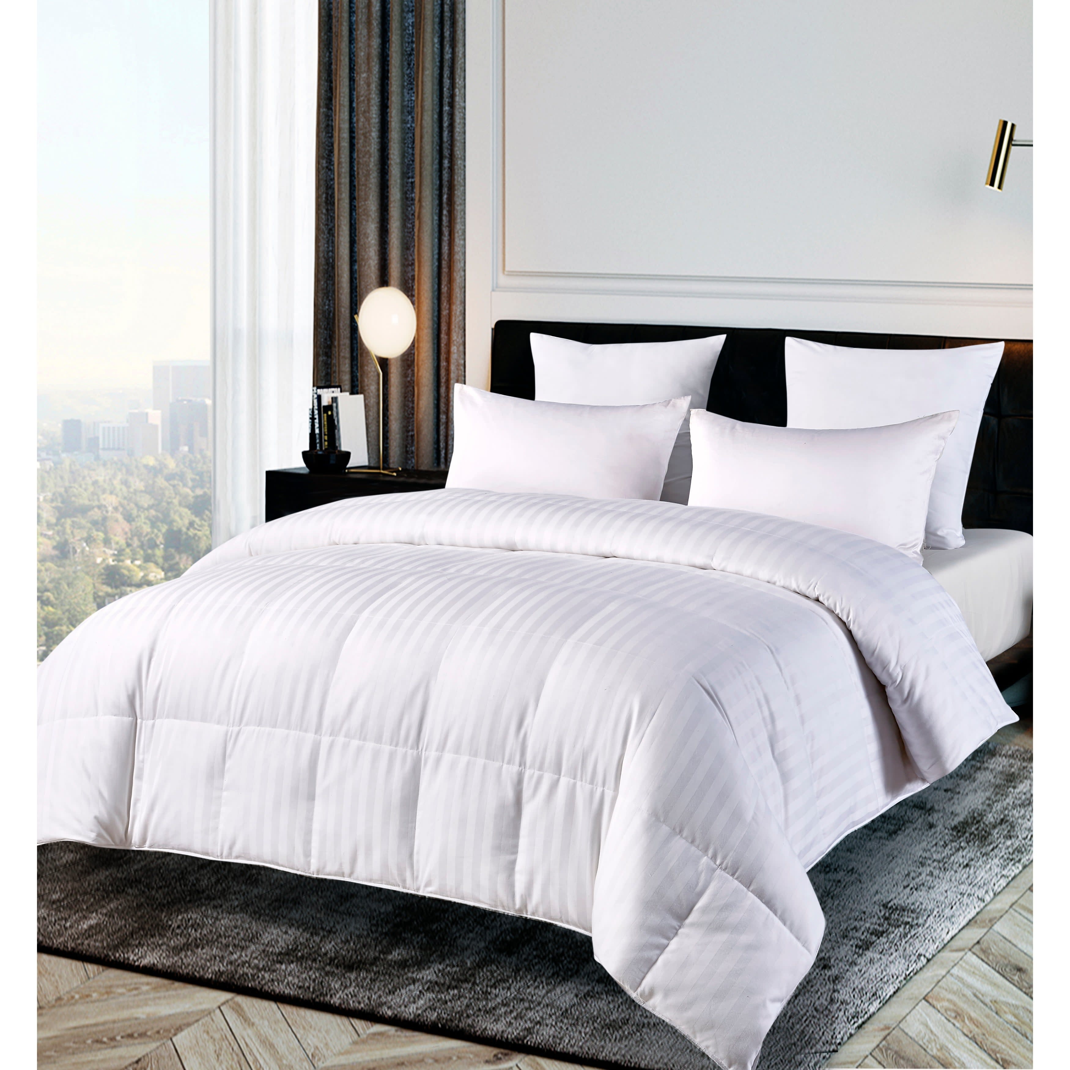 Luxury Soft Oversized Lightweight White Down Alternative Comforter All Season! 