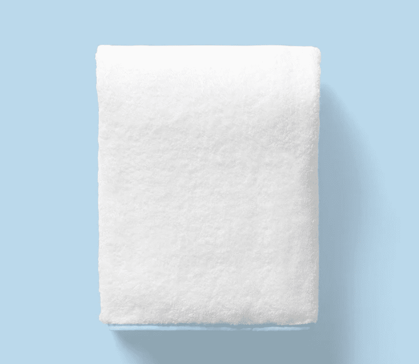 http://cdn.apartmenttherapy.info/image/upload/v1615864032/gen-workflow/product-database/Piped%20Edge%20Bath%20Towel.png
