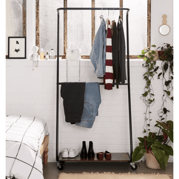 http://cdn.apartmenttherapy.info/image/upload/v1615920766/gen-workflow/product-database/billie-clothing-rack-urban-outfitters.png