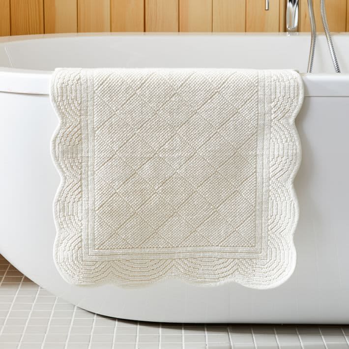 http://cdn.apartmenttherapy.info/image/upload/v1620145131/gen-workflow/product-database/heather-taylor-home-bath-mat.jpg