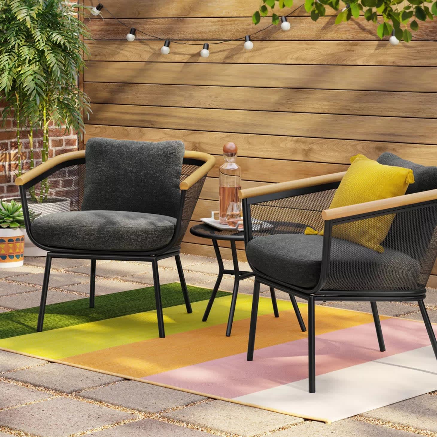 Small Space Outdoor Furniture Set For Patios And Balconies 2021 Apartment Therapy