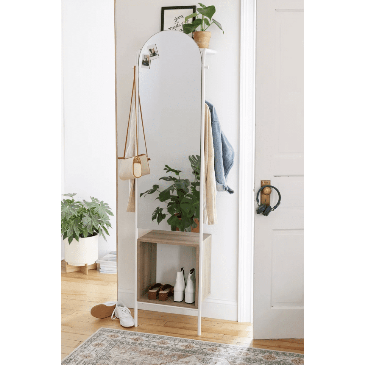 8 Best Mirrors With Shelves for 2022 - Top Shelved Mirrors