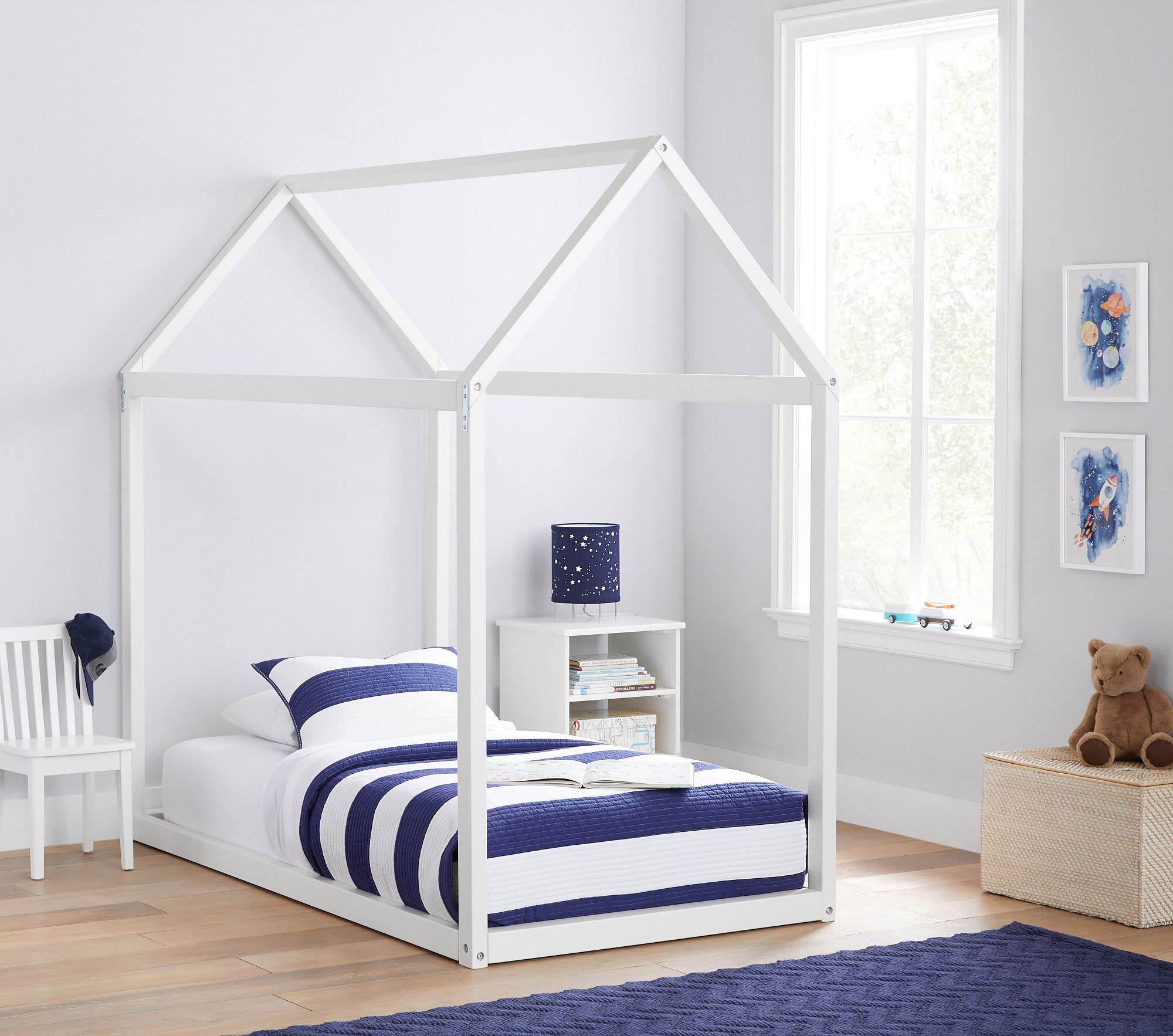 Camden house bed deals canopy