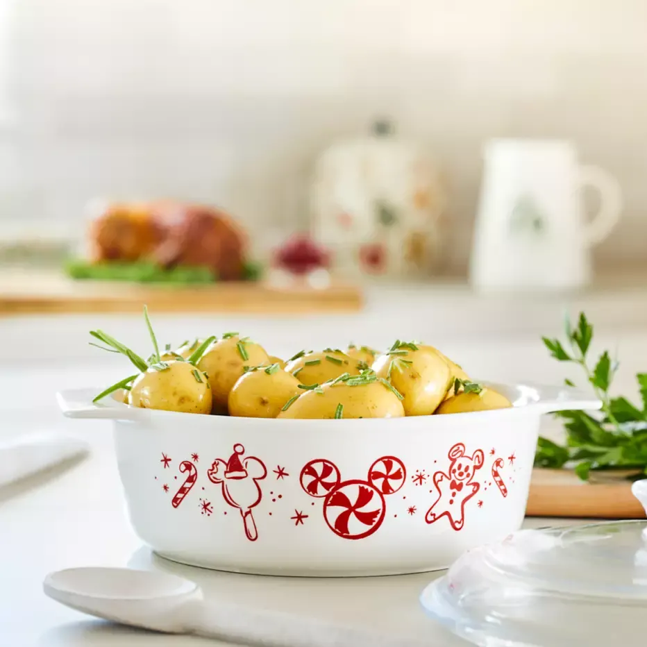 Pyrex Home - Make the holidays magical with our brand-new Disney Mickey &  Friends storage containers. 🌟 Shop this adorably festive collection now by  clicking the link below!