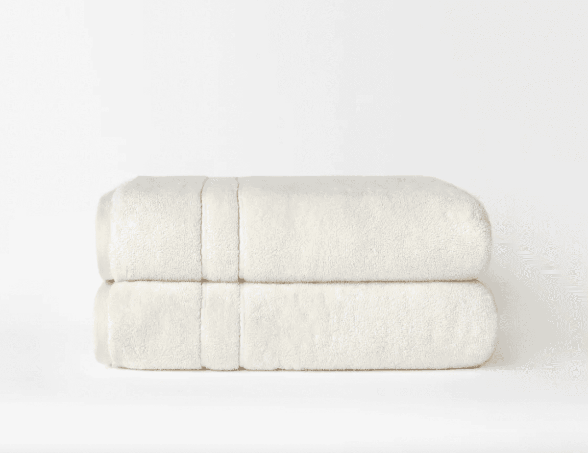 http://cdn.apartmenttherapy.info/image/upload/v1674493533/gen-workflow/product-database/Cozy-Earth-Premium-Plush-Bath-Towels.png