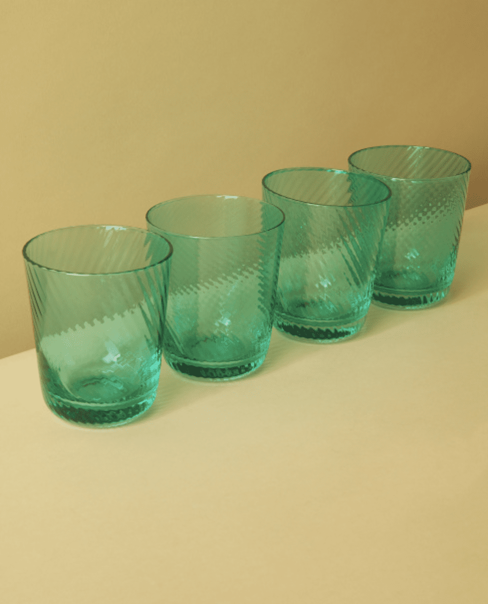 Featured Wholesale Square Glass Cup to Bring out Beauty and Luxury 