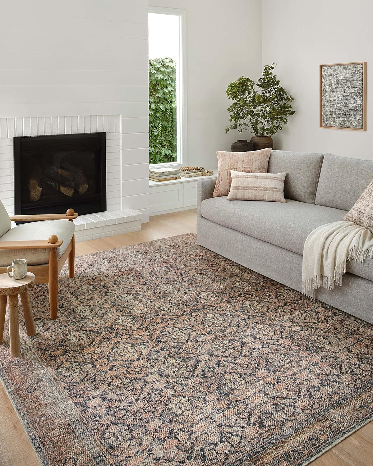 http://cdn.apartmenttherapy.info/image/upload/v1696535622/gen-workflow/product-database/Amber-Lewis-Loloi-Billie-Collection-Ink-Salmon-Rug.jpg