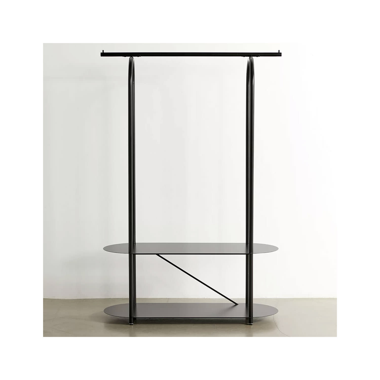 http://cdn.apartmenttherapy.info/image/upload/v1701451201/commerce/gift-guides/2023-12-05-2/soren-clothing-rack.jpg