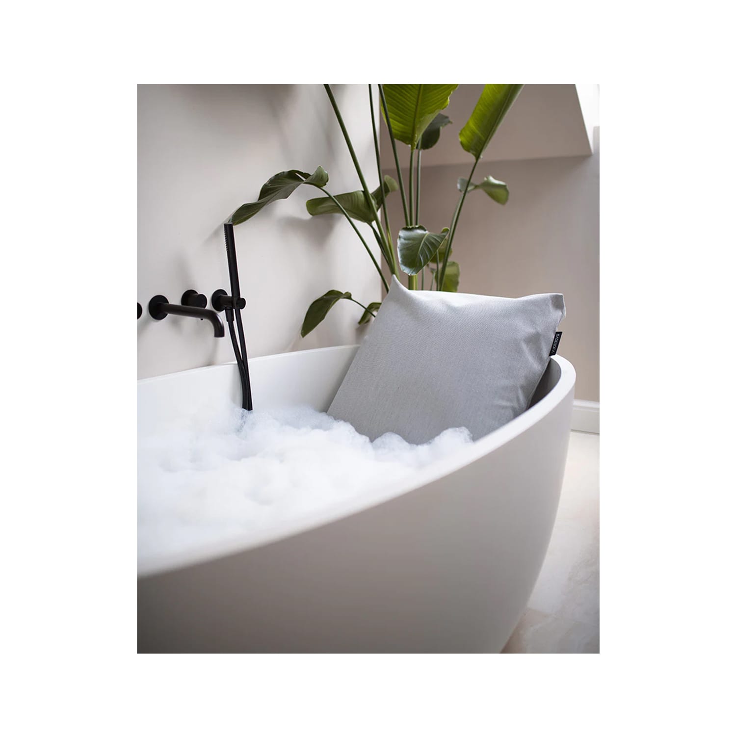 Bath Sofa - Foot bath pillow for tub - BADESOFA®