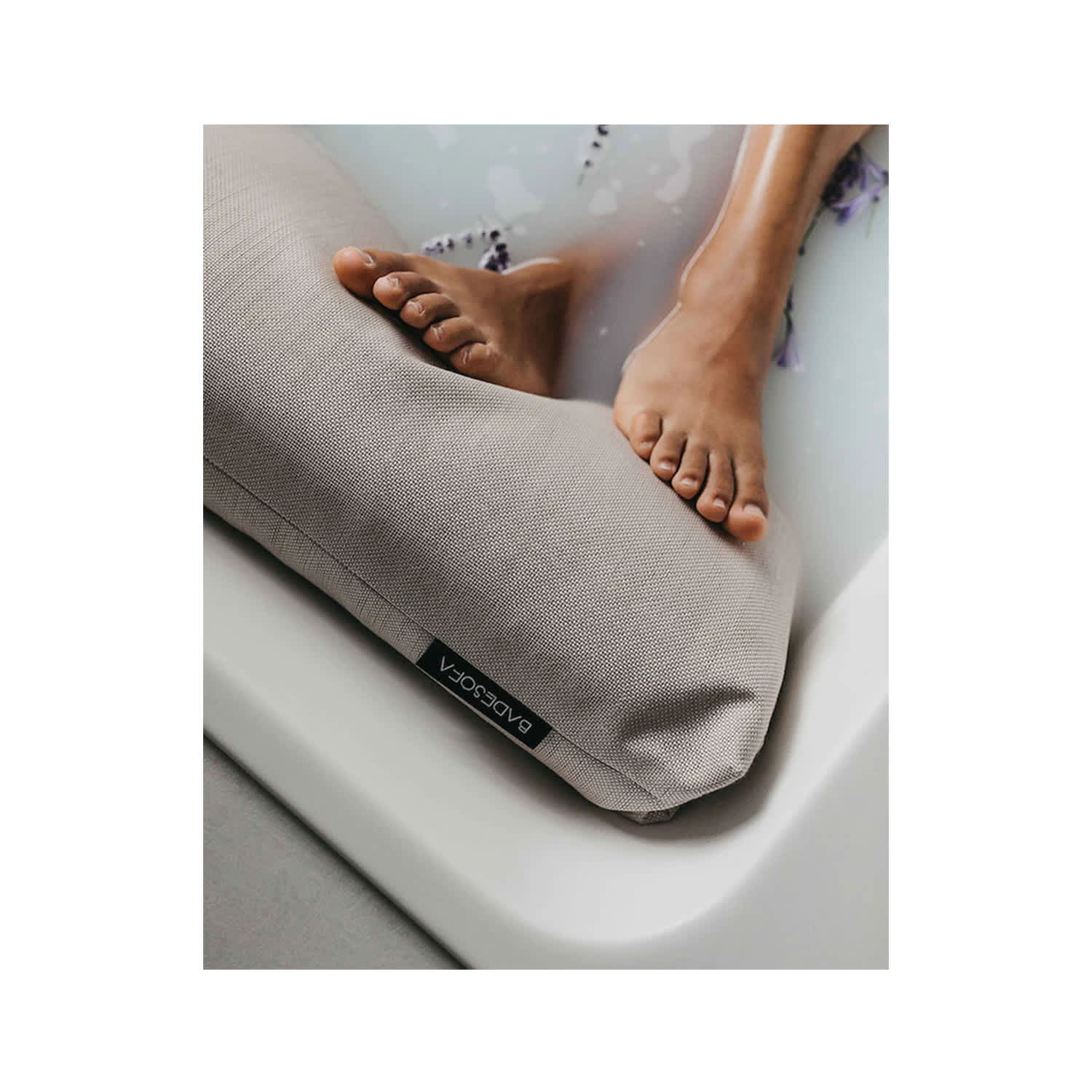 BADESOFA is a luxury bath pillow that makes a great gift - Parenting Healthy