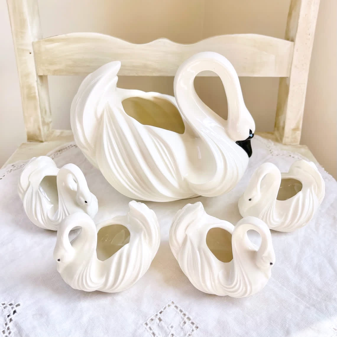 Swancore Is the Decor Trend That's Set to Take Over Apartment