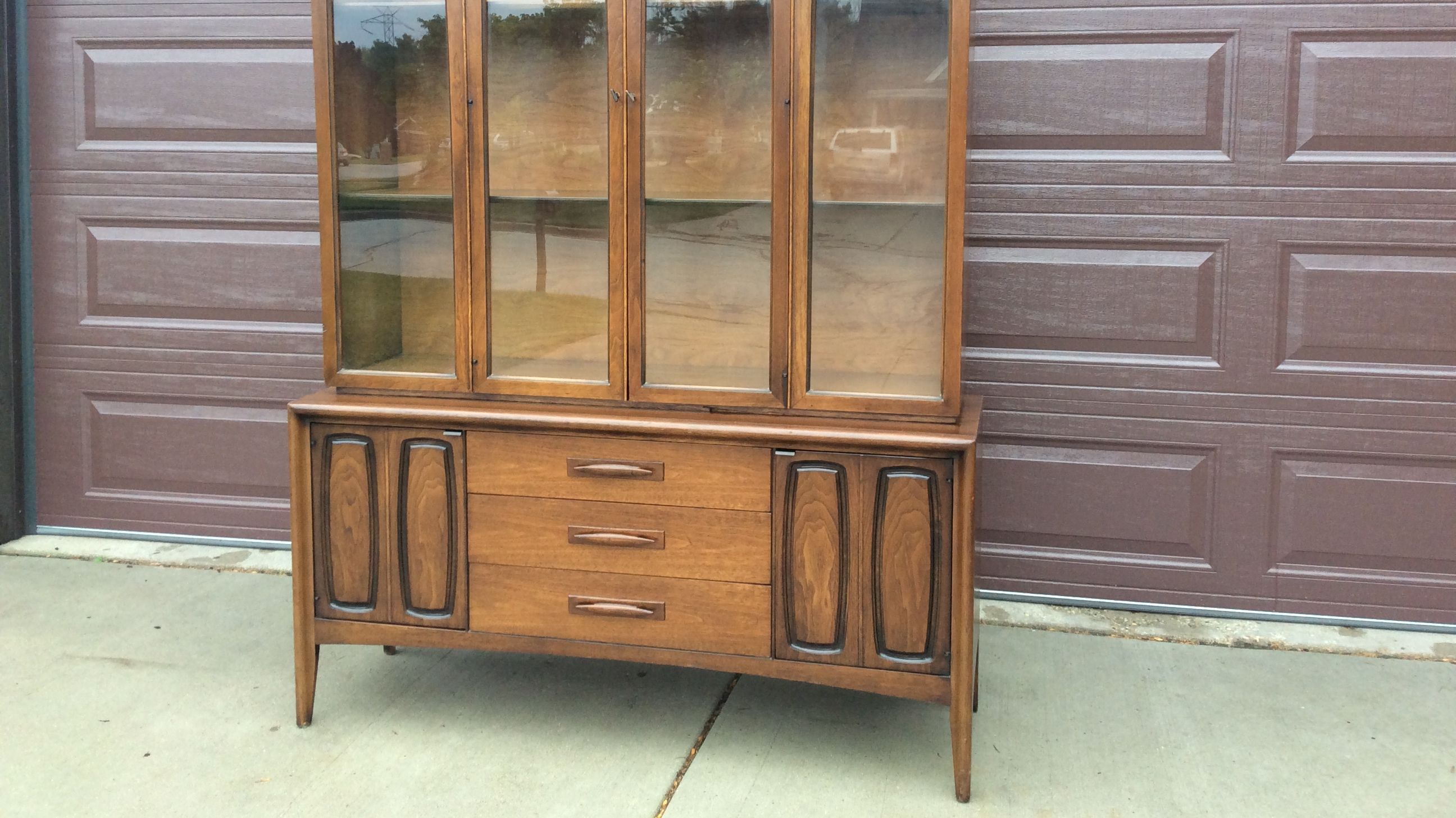 Vintage Broyhill Emphasis Credenza China Cabinet Apartment
