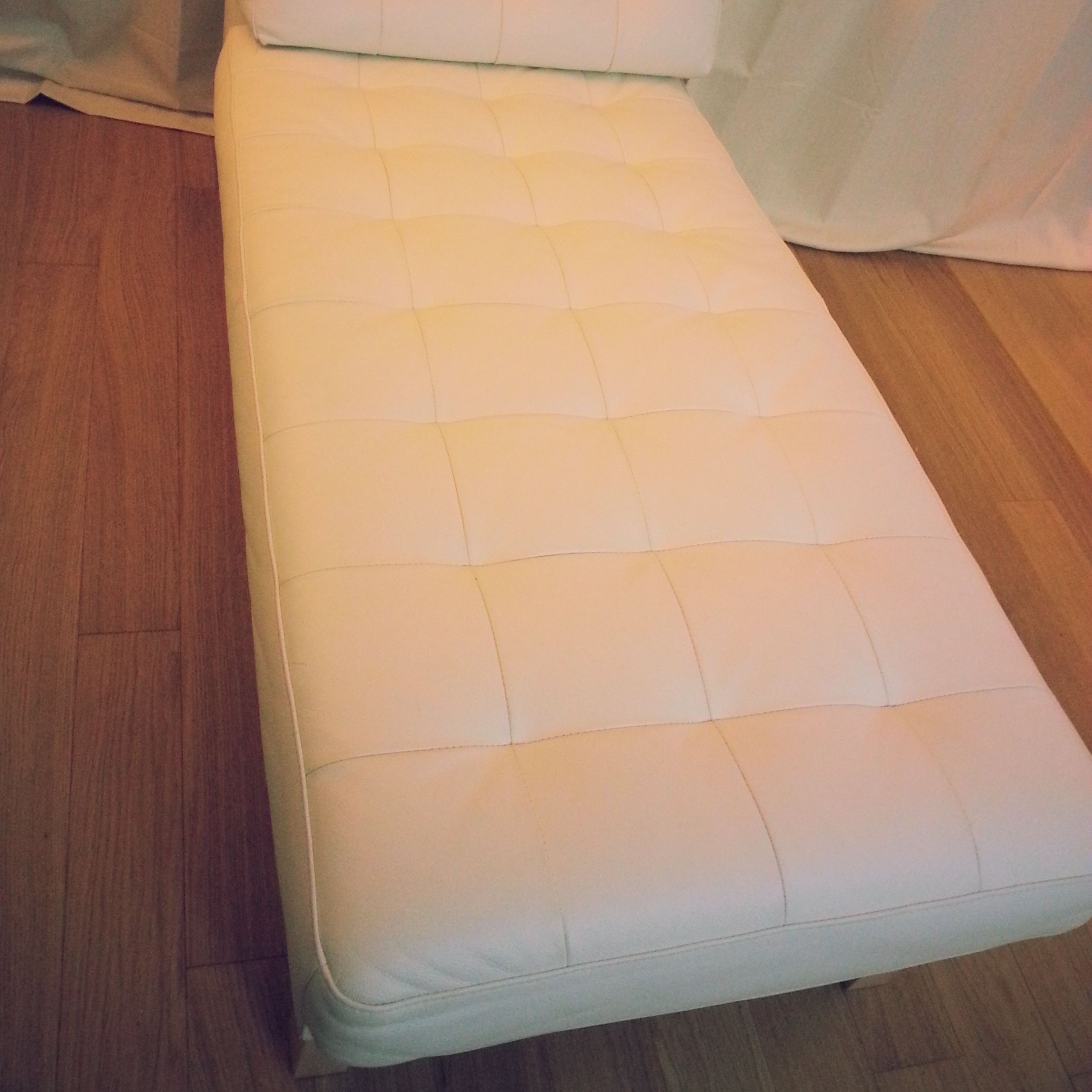Beukende modus stroomkring Ikea Karlsfors - Chaise longue, real white leather - Apartment Therapy's  Bazaar.