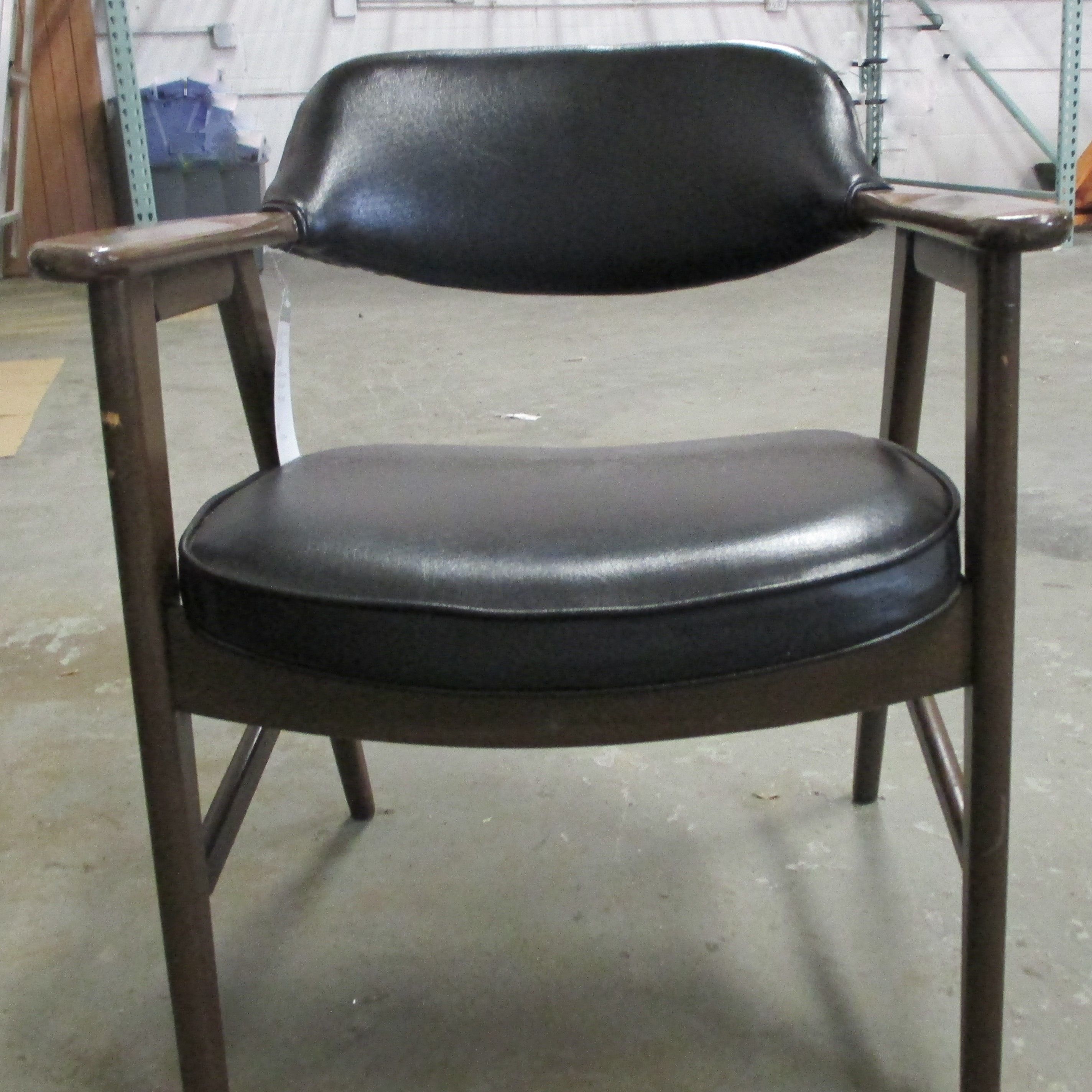 Paoli Chairs Danish Modern 1976 9 Available Apartment