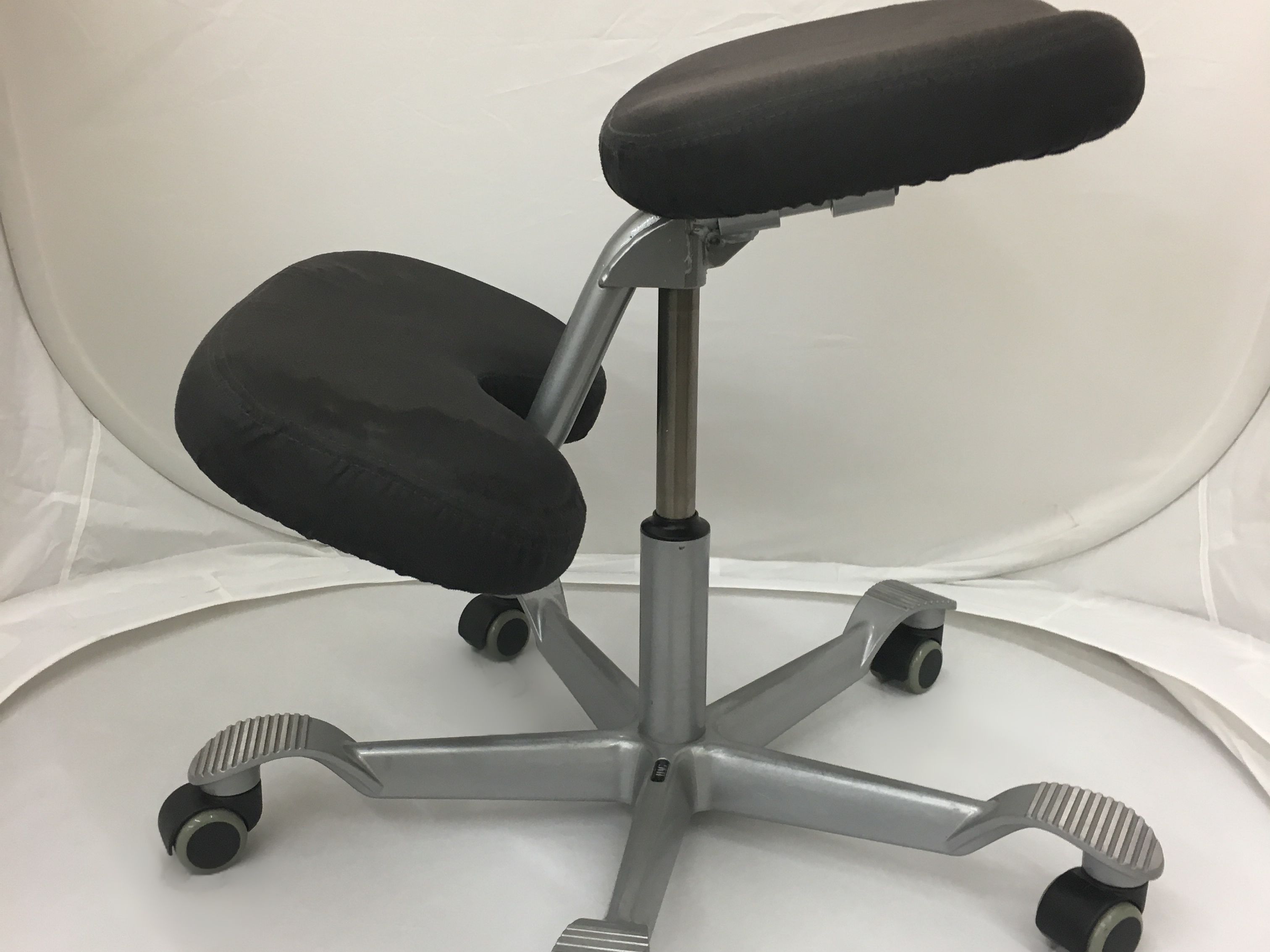 Hag Balans Ergonomic Kneeling Chair Apartment Therapy S Bazaar