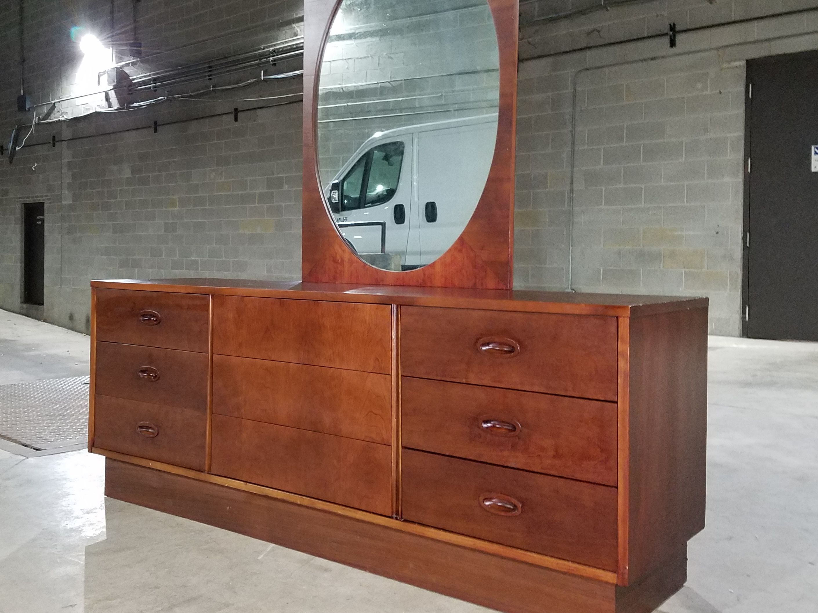 Mcm Dixie 9 Drawer Dresser Mirror Apartment Therapy S Bazaar
