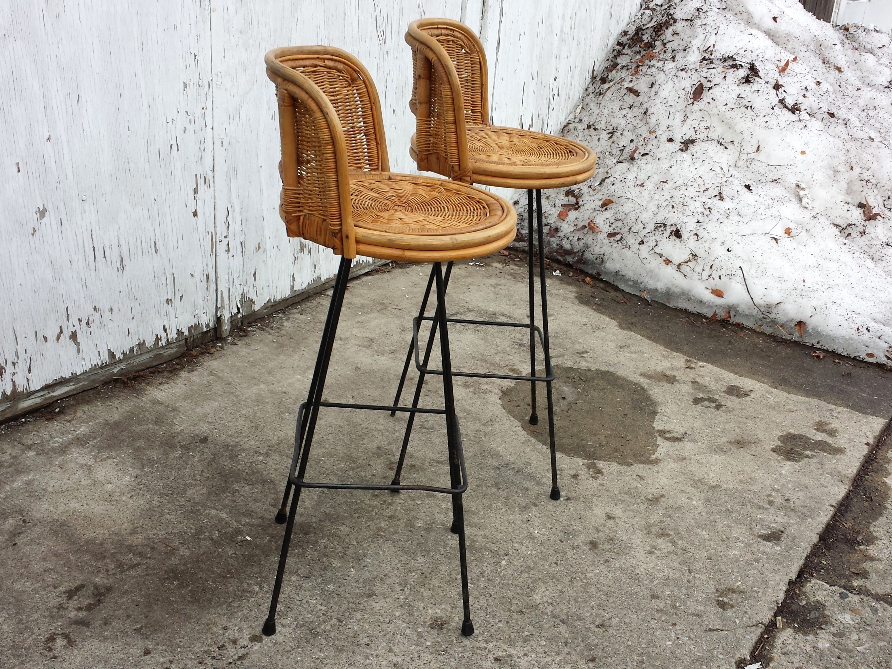 Vtg Mid Century Wicker Metal Bar Stool Hip Pair Apartment Therapy S Bazaar