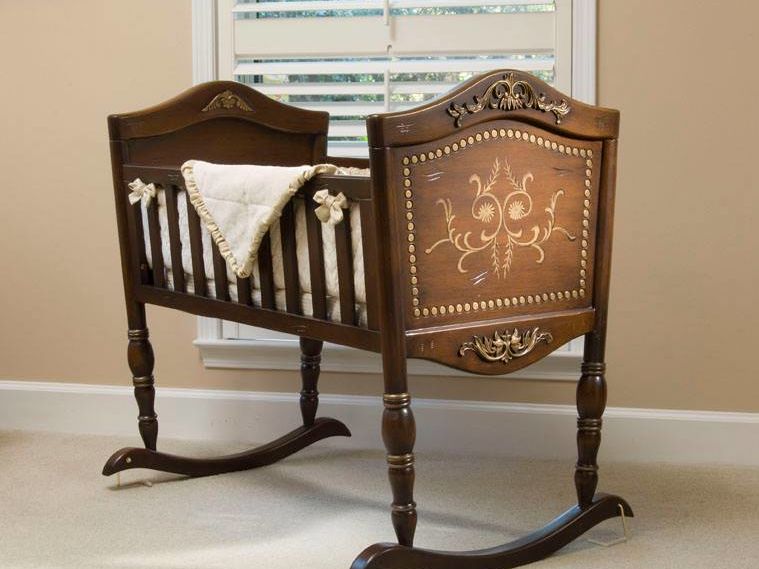 green frog bassinet canada