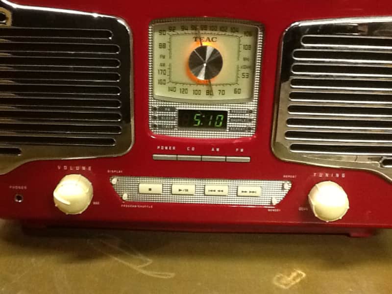 Teac Retro Red SL-D80 CD Player Alarm AM/FM Radio - Apartment