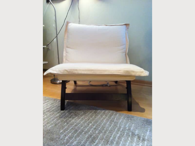 Pair of contemporary lounger chairs - foldable - Apartment Therapy's