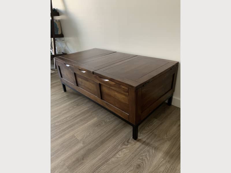 Tucker Grey Rectangular Trunk Coffee Table Apartment Therapy S Bazaar,Mesa Decoracion De Cumpleanos Blanco Negro Y Dorado