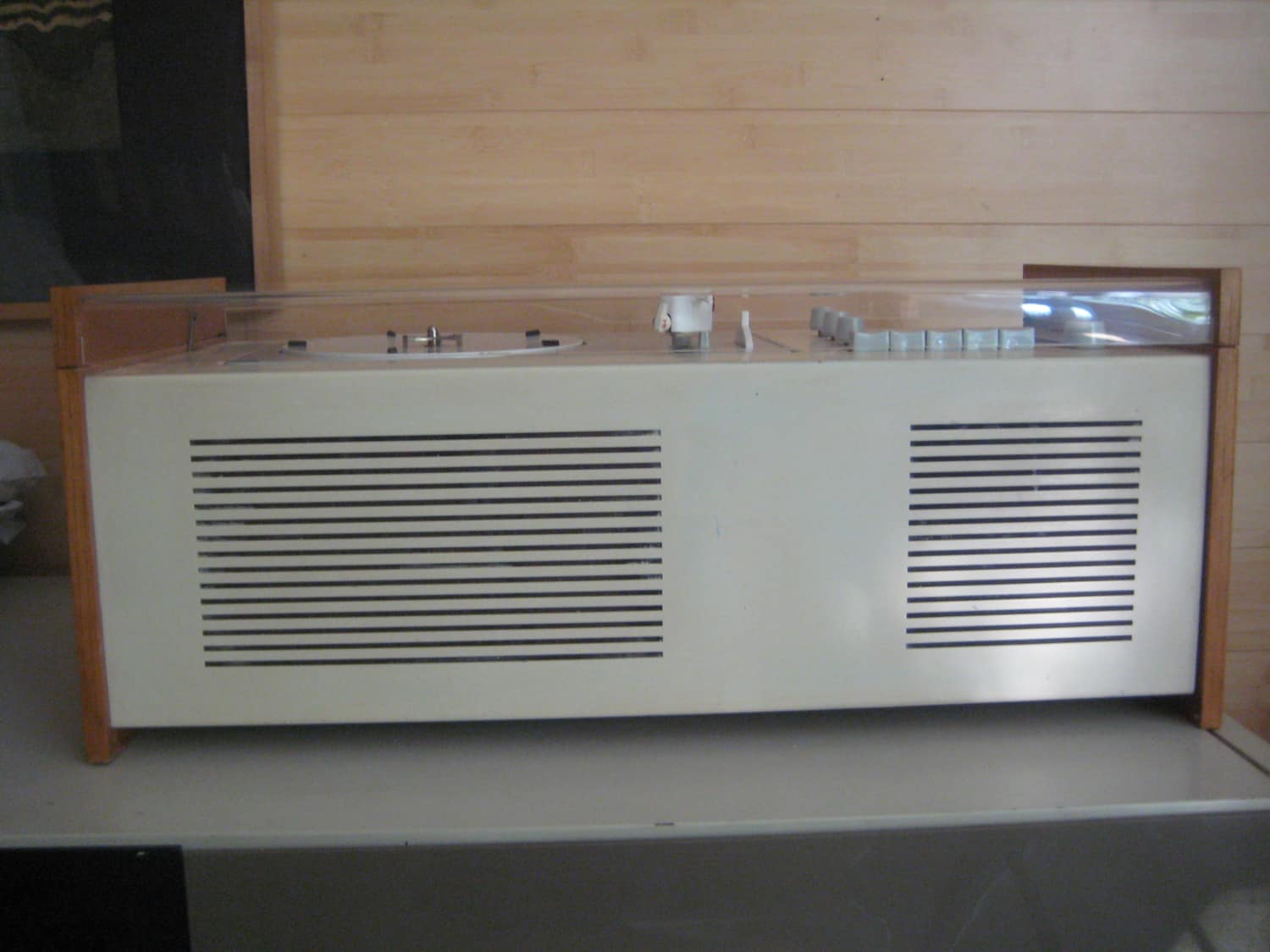 Mid Century Modern Braun SK4/SK5 Turntable & Radio - Apartment Therapy