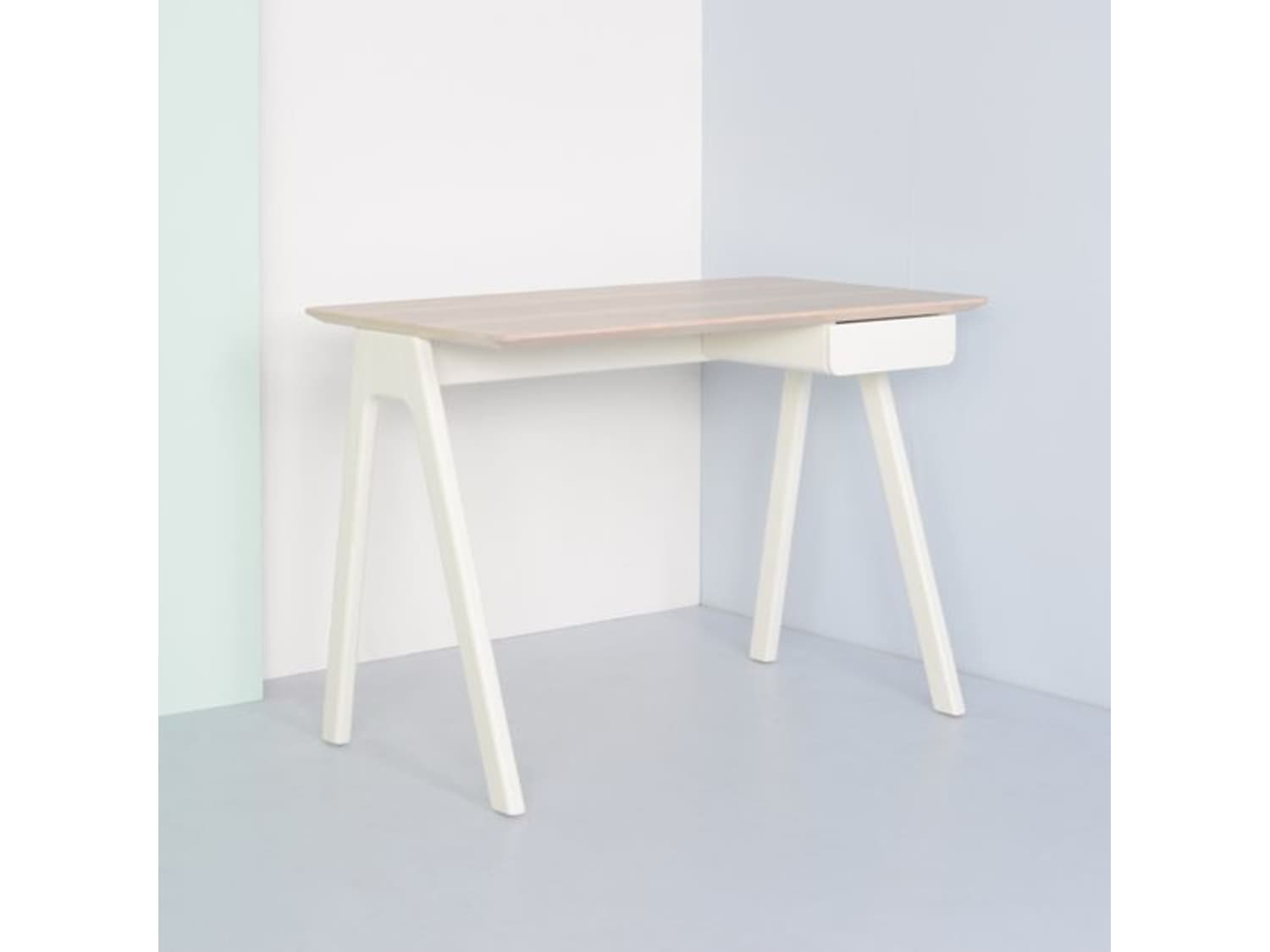 Bludot Stash Desk Like New Condition Apartment Therapy S Bazaar