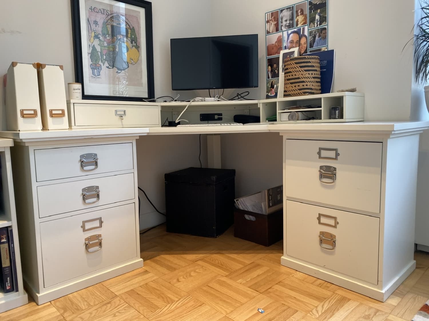 White Bedford 5 Drawer Desk With Hutch Apartment Therapy S Bazaar