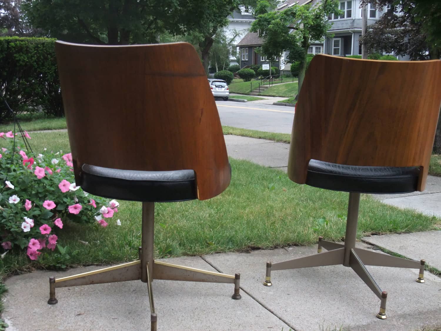 2 Brody Seating Company Bentwood Chairs Apartment Therapy S Bazaar