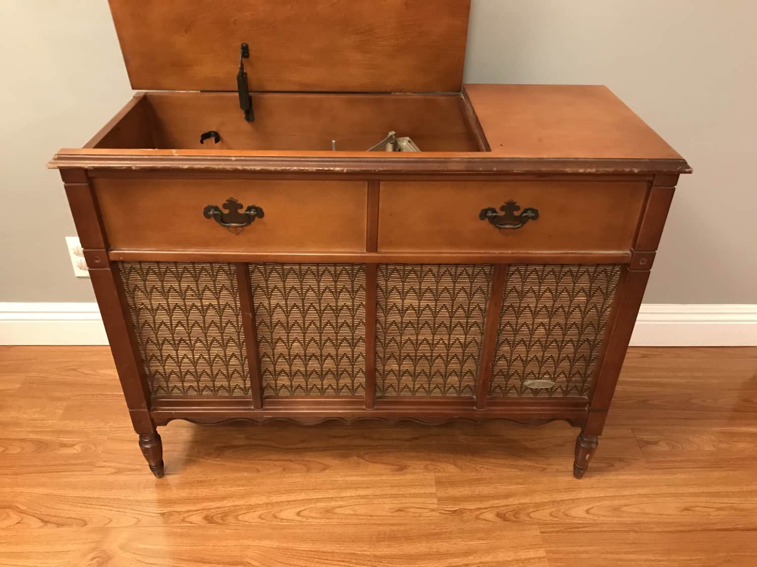 Vintage Philco Record Player Radio In A Console Ca Apartment
