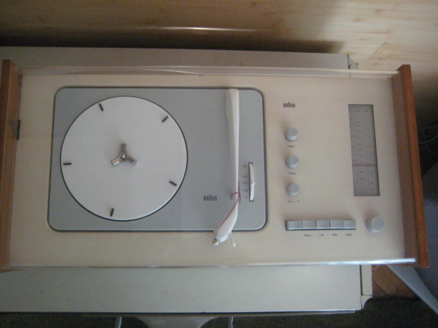 Mid Century Modern Braun SK4/SK5 Turntable & Radio - Apartment Therapy