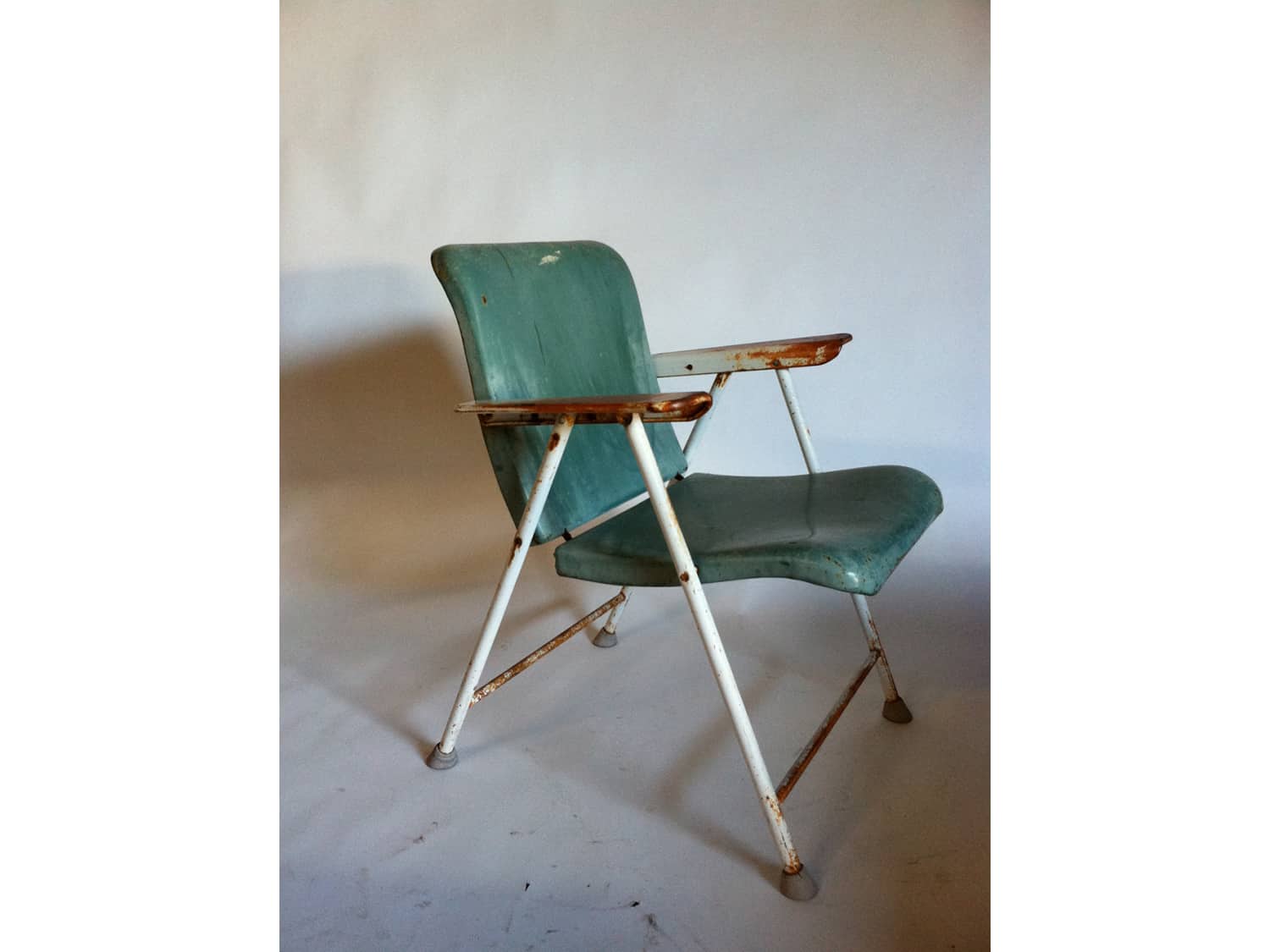 1950s Russel Wright Metal Folding Chairs By Samson Apartment