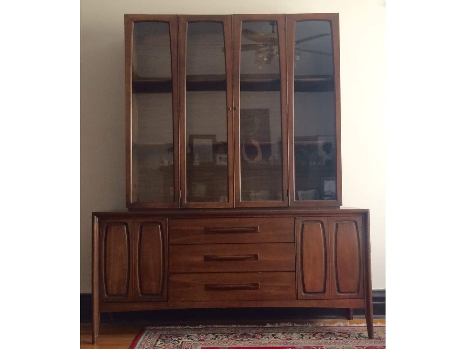 Broyhill emphasis china cabinet Clearance