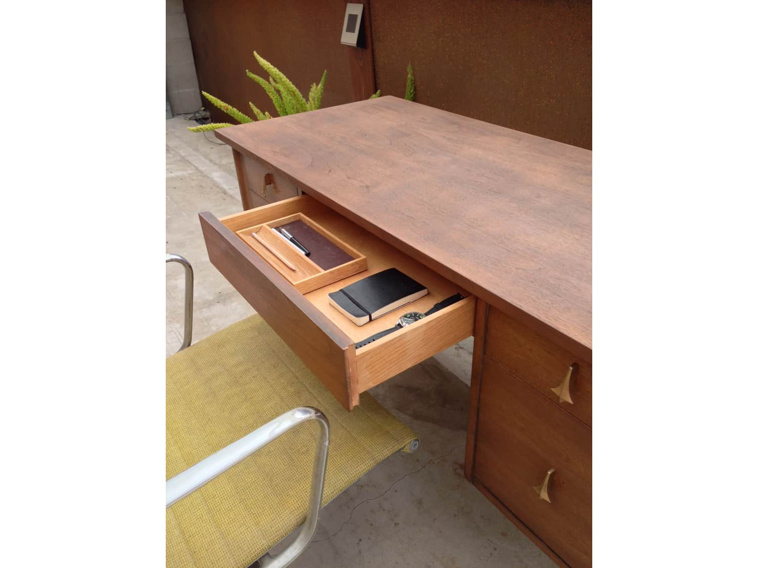 Broyhill Brasilia Desk Apartment Therapy S Bazaar