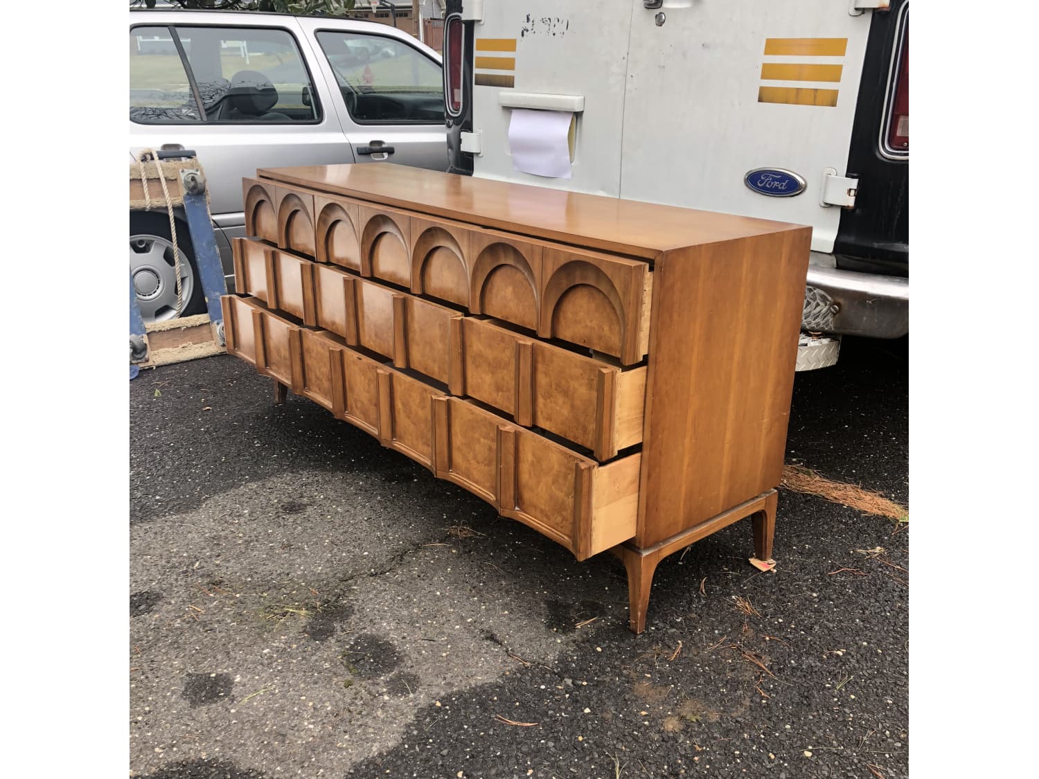 Mid Century Thomasville 9 Drawer Burl Wood Dresser Apartment