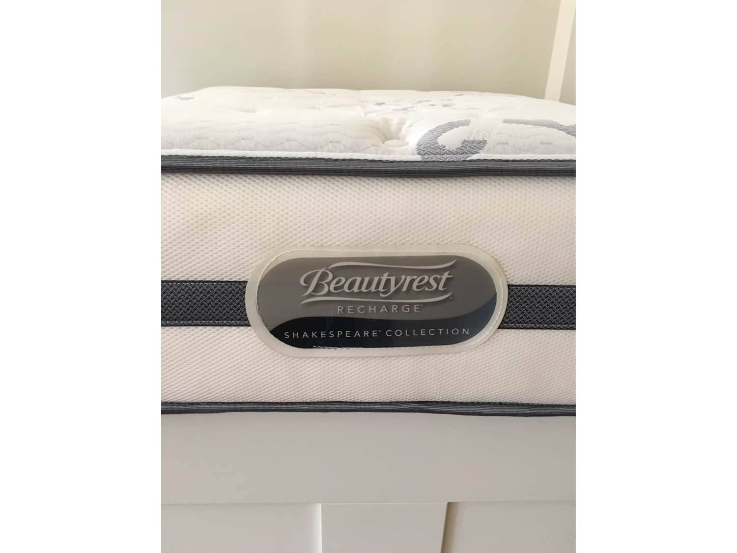 Simmons Beautyrest Plush Mattress Queen Size Apartment