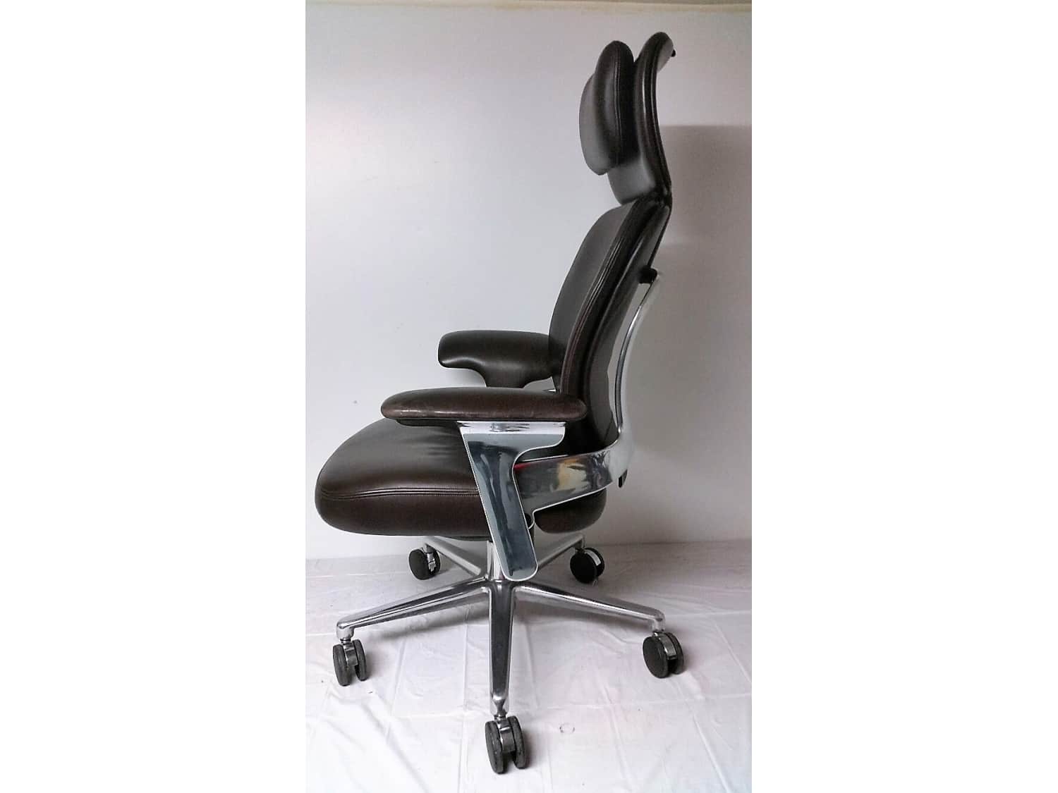 Steelcase Leap Work Lounge Brown Leather Apartment Therapy S Bazaar
