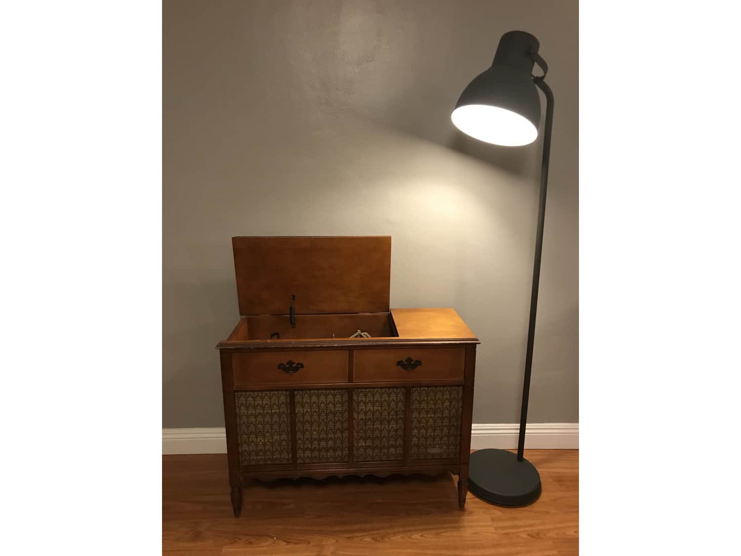 Vintage Philco Record Player Radio In A Console Ca Apartment