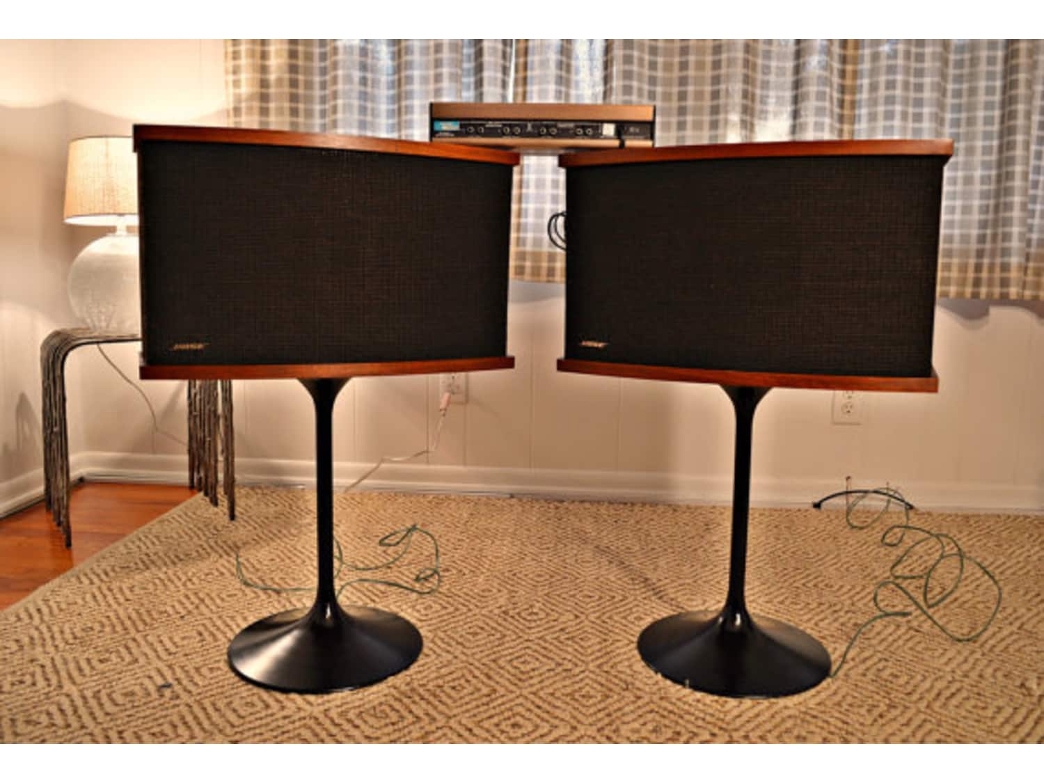 Liever mate les Vintage Bose 901 Series V Speakers on Tulip Bases - Apartment Therapy's  Bazaar.