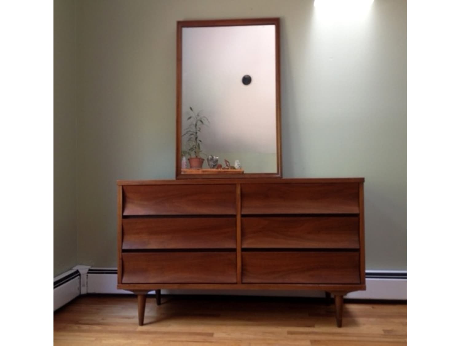 Midcentury Johnson Carper 6 Drawer Dresser Mirror Apartment