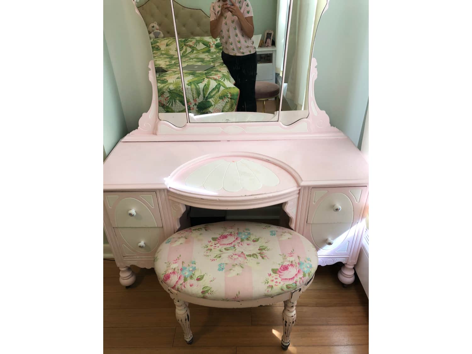 Vintage Pink Vanity Table with Mirror and Bench - Apartment Therapy's