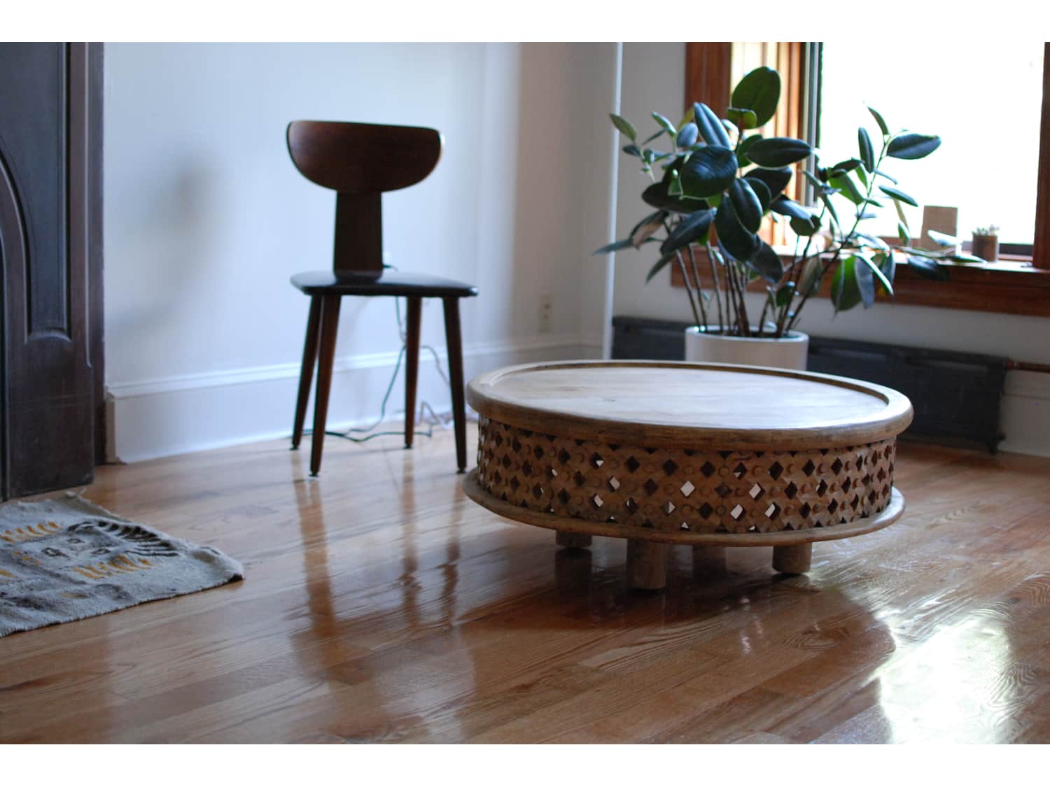 West Elm Carved Wood Coffee Table Raw Mango Apartment Therapy S Bazaar