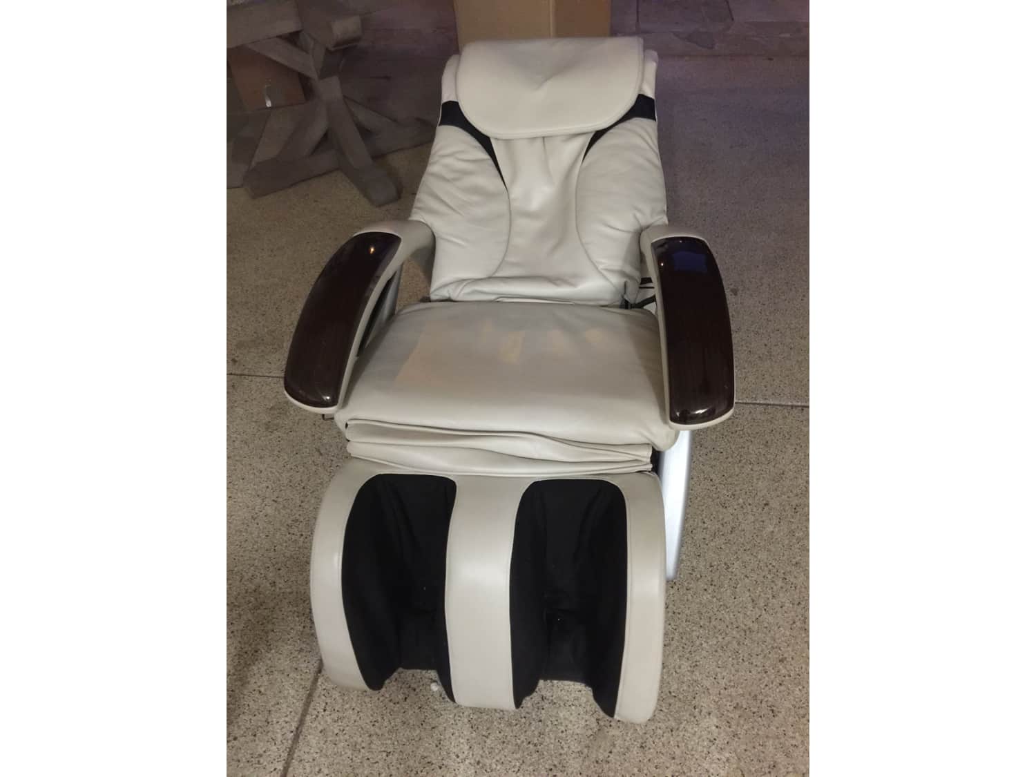 Osim Uharmony Brookstone Massage Chair Apartment Therapy S Bazaar