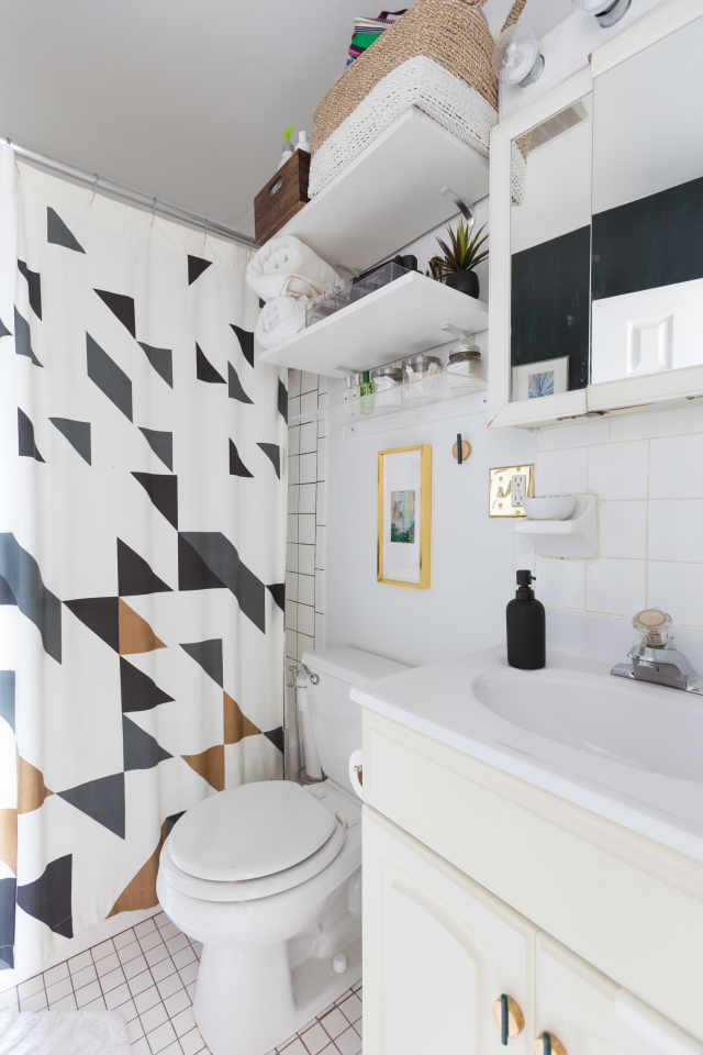 Small Bathroom Design Amp Storage Ideas Apartment Therapy