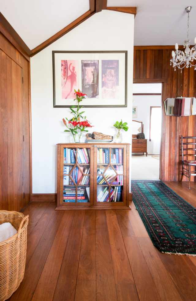 House Tour A Bright Australian House With Wood Accents