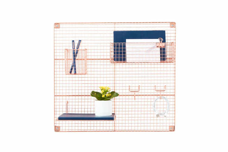 Wall grid organizer outlet