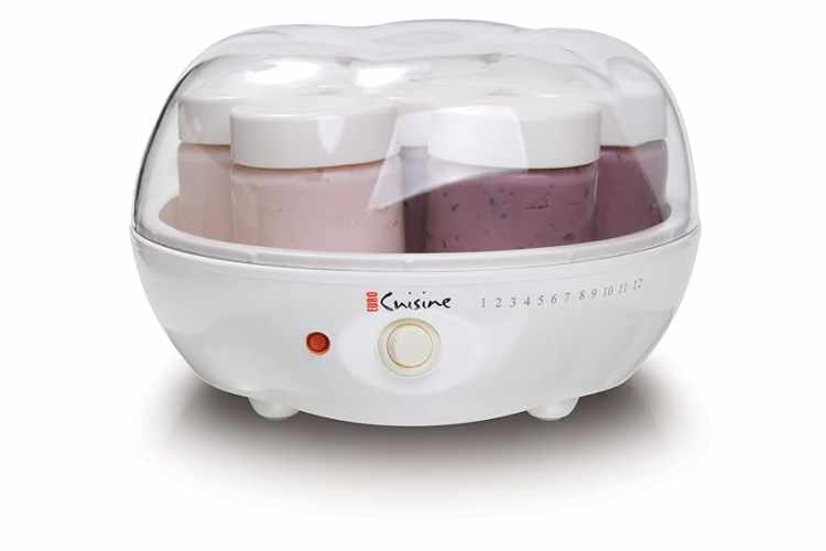 How does a top yogurt maker work